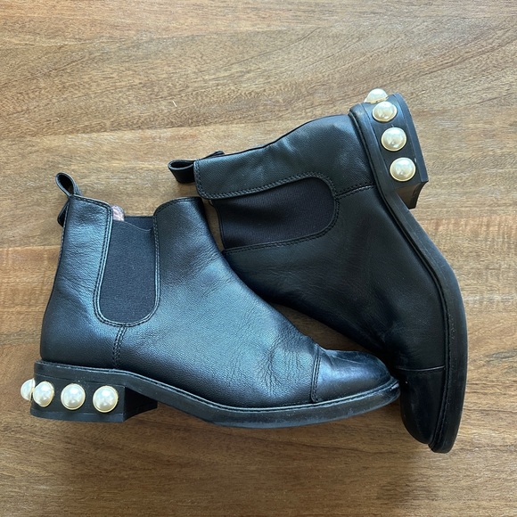 Shoes - Louis et Cie Valtina Leather boots size 6.5 never worn